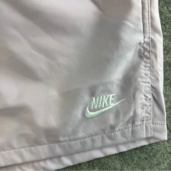Nike Sportswear Men's‎Woven Flow 6” Shorts Light Lavender Purple Mid XXL Swim